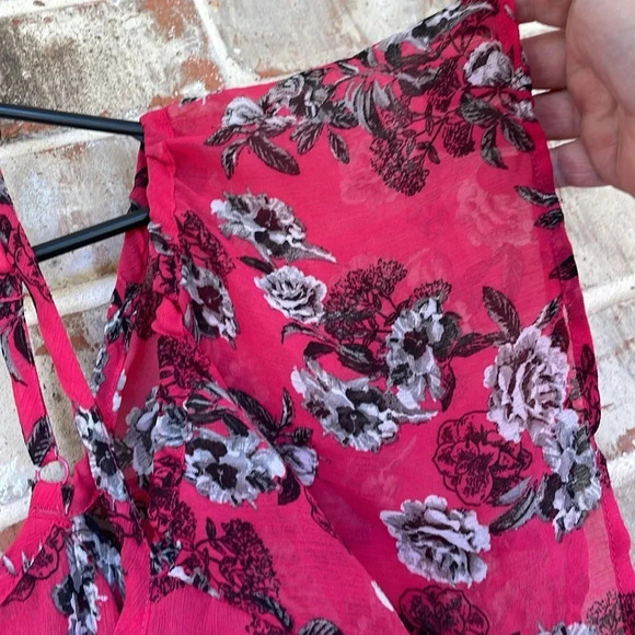 Torrid Pink Floral Flutter Sleeve Tiered Blouse - Picture 10 of 12